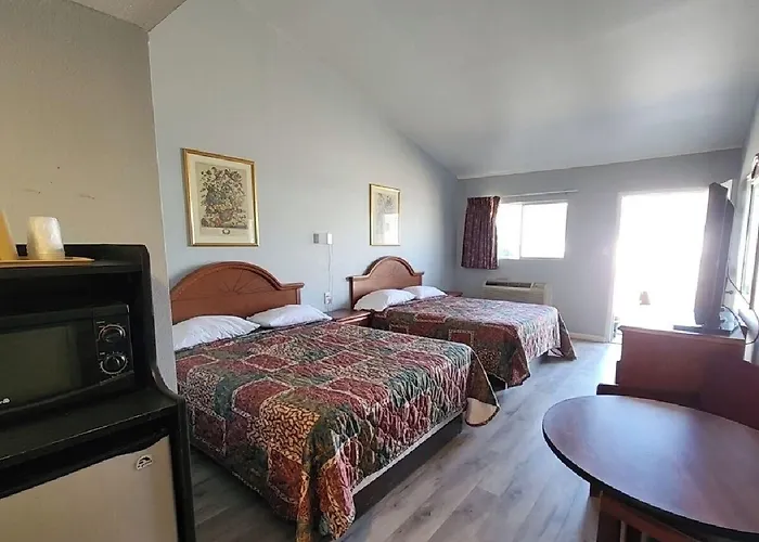 Welcome And Hotel *