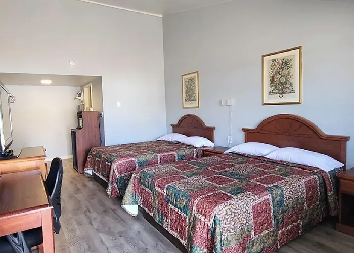 Welcome And Hotel *